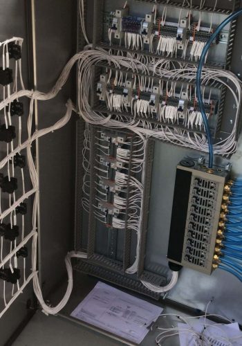 Integración de Gabinetes Eléctricos, Neumáticos y Electro-Neumáticos